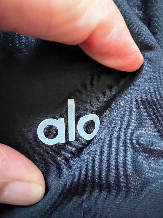 ALO Yoga Black Cropped Escalate Wrap Top - Picture 5 of 6